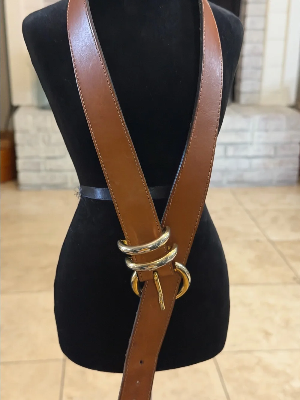 Boutique Brown Italian Leather Belt Size 44 Small Made In Italy Gold Tone Buckle